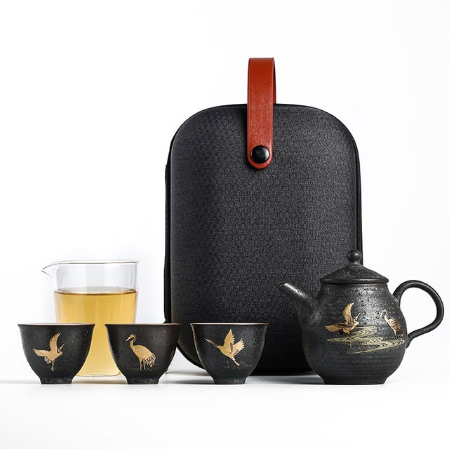 Portable ceramic teapot with 3 cups